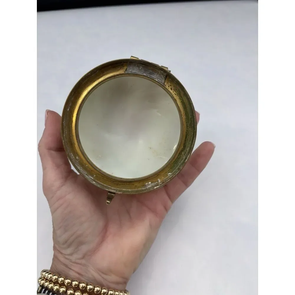 Wavecrest Glass Jewelry Box. Top‎ Only. (2482)